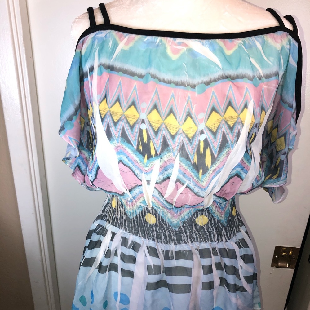 Geo print off the shoulder top SzXL NWT